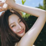 레드벨벳크러쉬 조이, 초여름 닮은 청량美 가득... “<b>B컷</b>도 완벽”