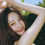  '연말' 타이틀 버리나…한여름에도 빛나 "이게 <b>B</b><b>컷</b>이라니"