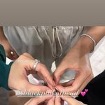 드디어 블랙핑크 완전체, 손잎사귀 네잎클로버로 2년10개월 만에...