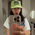 ‘표정 막 지어도 예쁜 누나’ 손예진, ‘발예진’ 계정에 올린 유쾌한...