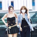 조이-슬기, ‘둘이서 하는 출국도 꺄르르’ (인천공항 출국) [<b>HD</b>포토]