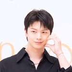 [현장포토] "설.렘.주.의.보"...육성재, <b>미남</b>의 애교