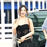 [현장포토] "비주얼, <b>아찔</b>해"…크러쉬 조이, 파격 공항룩