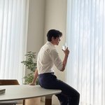 없는 '다리 길이'에 시선 강탈…"물컵 든 모습도 <b>A컷</b> 화보"