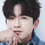 화가로 변신한 신화 이민우 '첫 <b>개인전</b>'…"왜 그림에 빠졌나