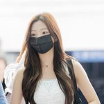 [현장포토] "공항이 반짝"…스텔라, 긴생머리 <b>미녀</b>