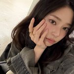 <b>MZ</b>워너비 완벽 비주얼 김민주, 드레스 위에 데님 한 장ᆢ디올도...