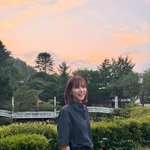 ‘싱글맘’ 조윤희, 누구와 산책 중?..해질녘 아름다운 <b>미소</b>