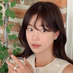 “반짝이는 순간을 머금다”…기은세, 맑은 시선→여름의 <b>청량</b>한 빛