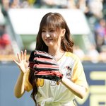 아이브(<b>IVE</b>) 리즈 오늘은 승리 요정+빙수 먹방까지...즐거운...