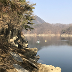 <b>SBS</b>에서 충북 옥천 부소담악 부근에서 배낚시 중인 사진 속 남성을...