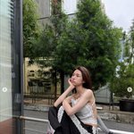 하영 일상 속 파격…<b>동료</b> 여배우까지 “여며여며” [DA]