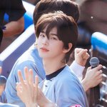 아니 <b>시구</b>하는 남자 얼굴이 왤케 재밌음
