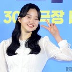 [포토] 최유리, '보는 사람도 <b>미소</b> 짓게 만드는 깜찍함'