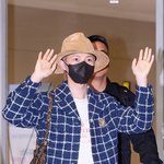 [현장포토] "<b>런쥔이</b> 왔어요~"...<b>런쥔</b>, 해맑은 입국