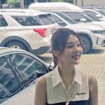 크러쉬신효섭여자친구조이 <b>동물</b>농장 출근길 사진