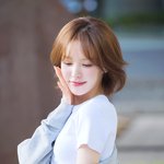 ‘수줍은 초보 브이로거 와니’ (웬디의 영스트리트 출근길) [<b>HD</b>포토]