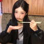 [<b>SCin스타</b>] 아이브 레이, 오늘은 '폭주기니' 아닌 '폭주먹방'...