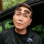 '1억 5000만 원' 테슬라 <b>박살</b>…"고속도로서 돌 맞았다"...