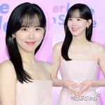 '모태솔로' 돕다가 다 반할 듯…<b>투명</b>한 피부+러블리 '핑크 룩'