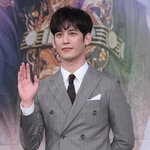 부친상 <b>박기웅</b>, 오랜만에 전한 근황 “전시 중단하려 했지만…아버지...