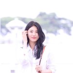 [현장포토] "넘기면, 화보다"...수지, <b>청순</b> 교과서