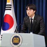 [단독]하정우 <b>AI</b> 수석 “<b>AI</b> 교과서, 계속 가야” 민주당 공약과...