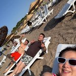 흑해서 수영복 입고 전현무·이장우와 선<b>베드</b> 셀카…시선강탈 비주얼