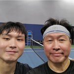 태양과 싸우는 윔블던 … 우승후보들 '줄탈락'