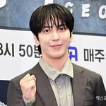 정용화, '무릎 <b>연골</b> 파열' 수술 후 은퇴 언급…"활동 않더라도...