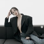 '지드래곤의 열애설 부인' 이주연, <b>속옷</b> 없이 재킷만…과감한 파격...