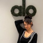 안현모, 과감한 <b>크롭</b>톱 패션…살짝 드러낸 복근