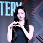 [엔터톡] "무지했다" 카리나, 한달 반만에 '정치색논란' 입...