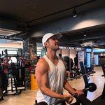 뇌종양 고백 <b>후</b> 건강 관리에 집중... “살려고 하는 거<b>다</b> 진짜”