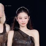 <b>제니</b> 이번 콘서트 졸라 이쁘다