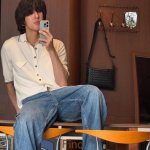 [이것좀봐줘] “햇살 아래 <b>무심</b>한 여유”…최정훈, 빈티지 미소→여름...