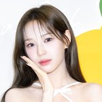 [현장포토] "눈부시게 빛나"…사랑, 인형의 꽃받침