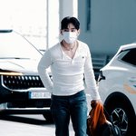 뷔도 입었다! 올해 교복은 플레어 진