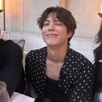 "잘생긴 애들 옆에 예쁜 애"... 박보검·수지·<b>뷔</b> 국보급 조합