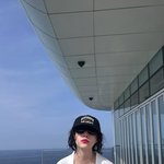 지민, 군살없는 비키니 자태…<b>AOA</b> 멤버들도 감탄