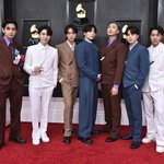 [단독] <b>BTS</b> 완전체 앞둔 하이브, 전직원 20주 RSU '보너스'