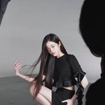 올블랙부터 시스루까지... 노윤서, 몽환과 시크를 넘나드는 화보...