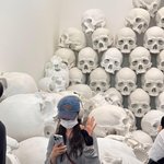 “앞1 뒤4”…주시은, 고요한 여름 전시장에서 반전 시선