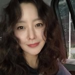 '49세' 김희선, 나이 잊은 동안미모…근접 셀카도 굴욕 없네 [<b>N</b>샷]