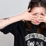 한소희, 양쪽 눈동자 색깔이 다르네…<b>오드</b>아이 고양이 변신