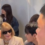 안나윈투어한테 직접 초대받은 <b>뷔</b>