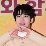 <b>NCT</b> 도영, 1억 기부 약속 지켰다…"꿈꾸게 하는 힘 찾길"