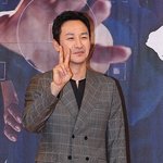 [댓글부탁해] [<b>팝업</b>]엄태웅, 9년만 스크린 복귀 앞두고 “무조건...