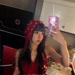 “좋은 곡들 꾹꾹 눌러담아”…자이언티 채영, 붉은 니트룩→파격 아우라