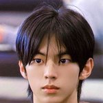 도훈 <b>나비</b>보벳따우 ㅈㄴ닮음...